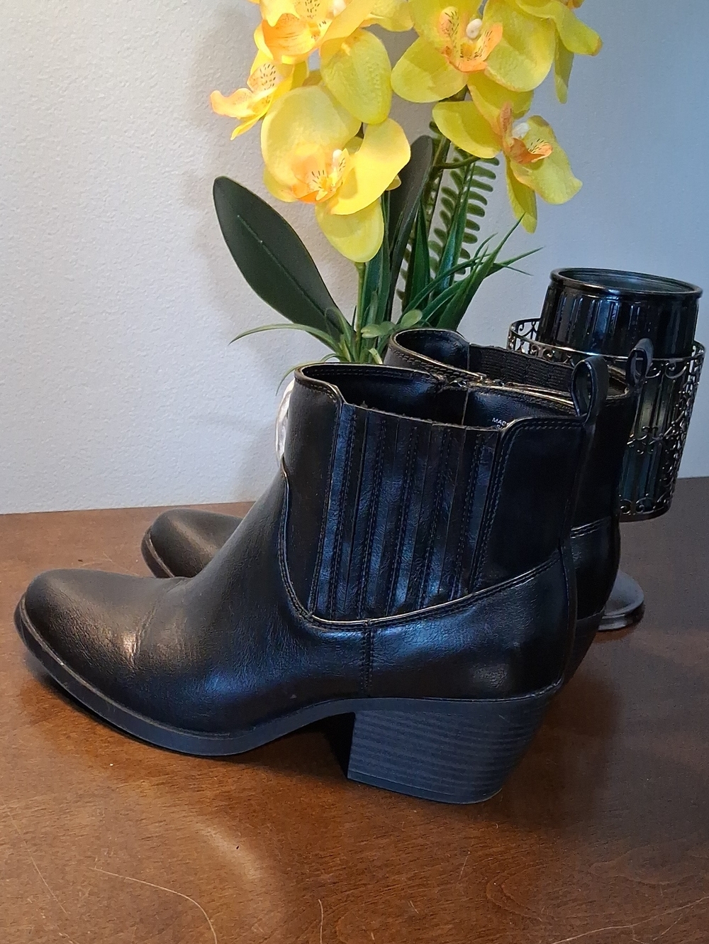 Old Navy Black Chelsea-Style Ankle Booties with Stacked Heel